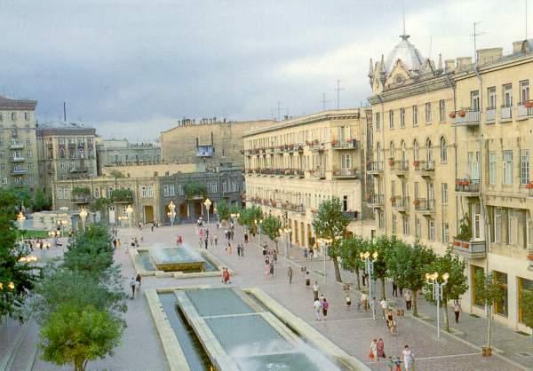 Baku, Fountain Square